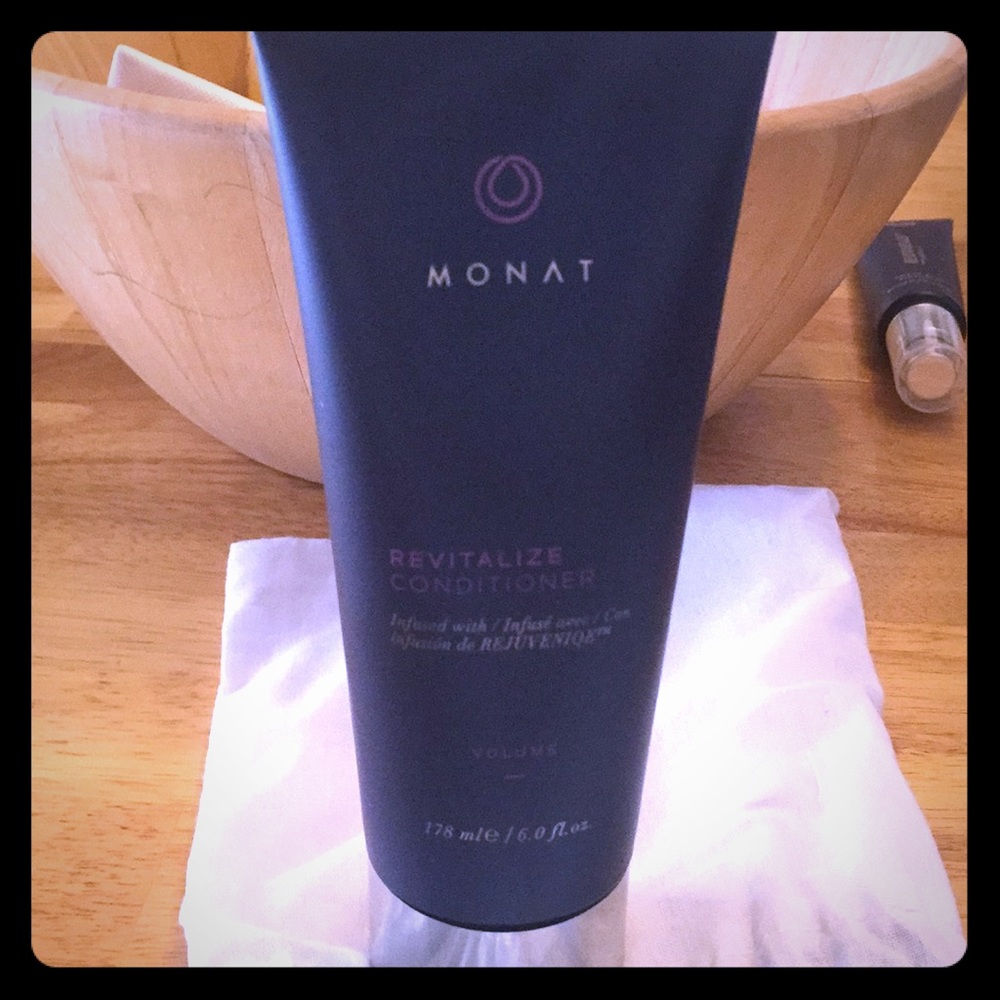 Monat Revitalize conditioner